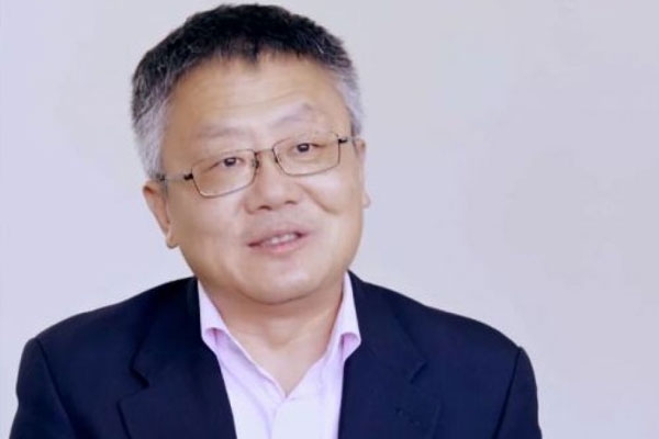 Huang Jing and Wife depart Singapore for US